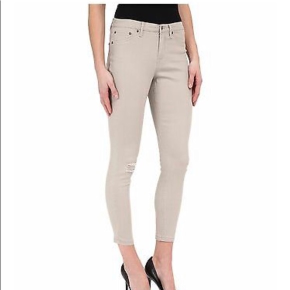 HUE Pants - NWT Hue Ripped Denim Skimmer in Pebble